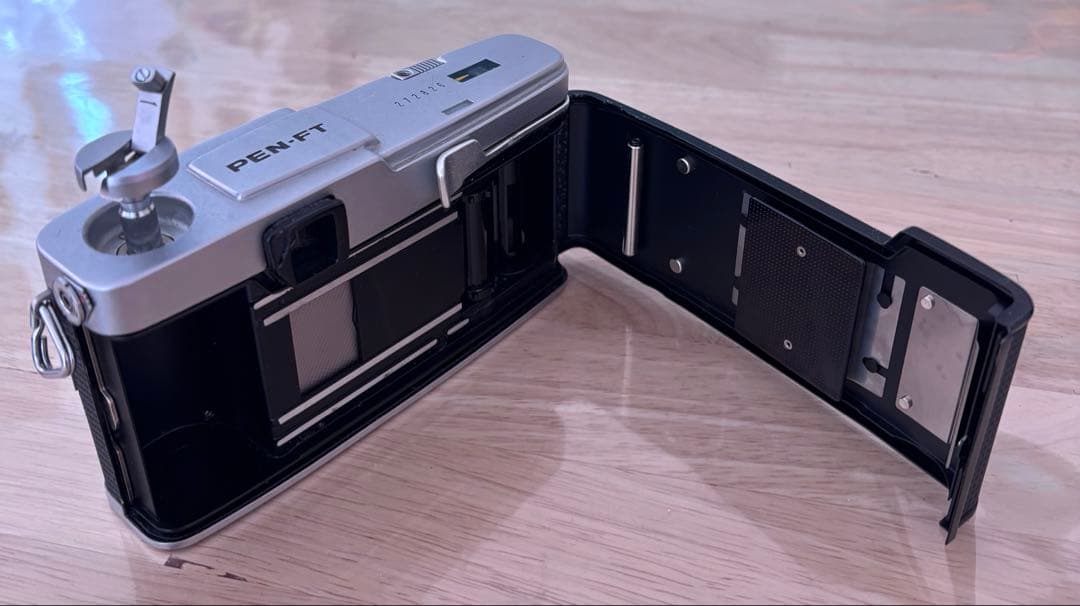 【訳あり】OLYMPUS-PEN FT+G.ZUIKO40mm F1.4セット