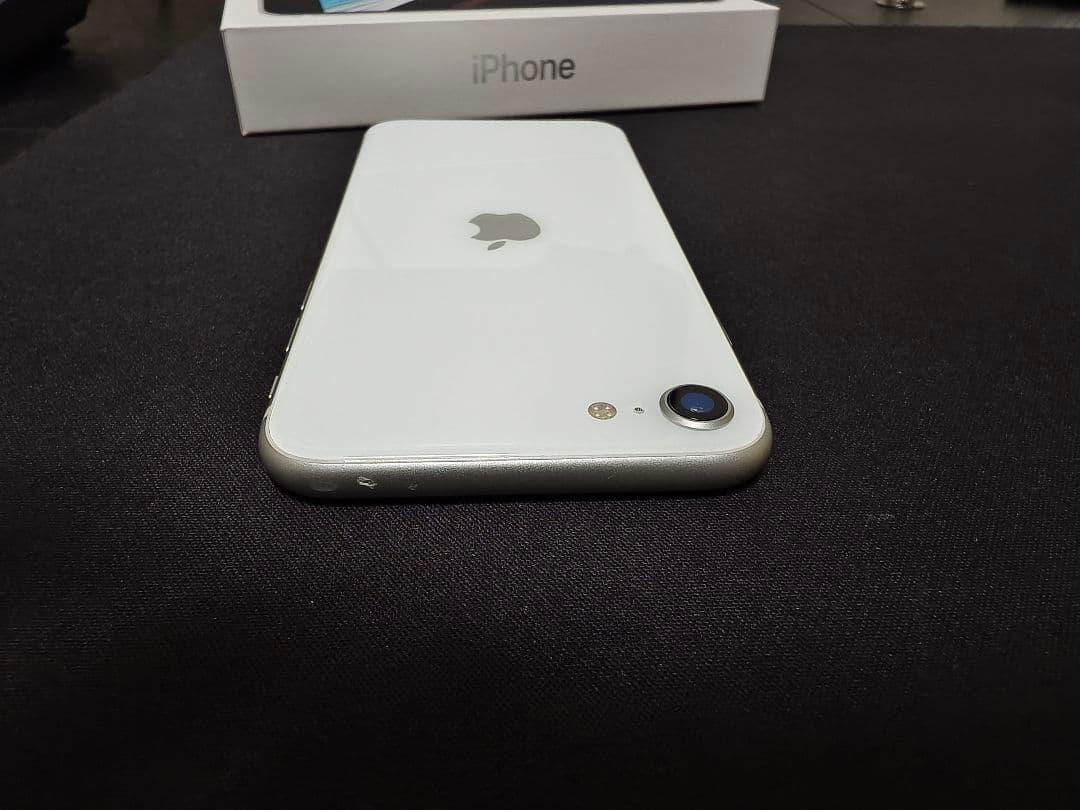 Apple iPhone SE 第2世代 ホワイト 本体のみ