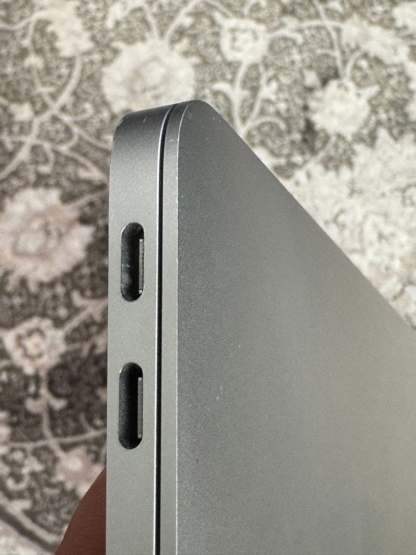 Apple MacBook Air 13インチ シルバー