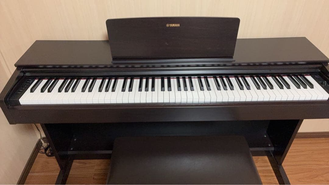 Yamaha 電子ピアノ 黒 3ペダル 2017年製　椅子別売り