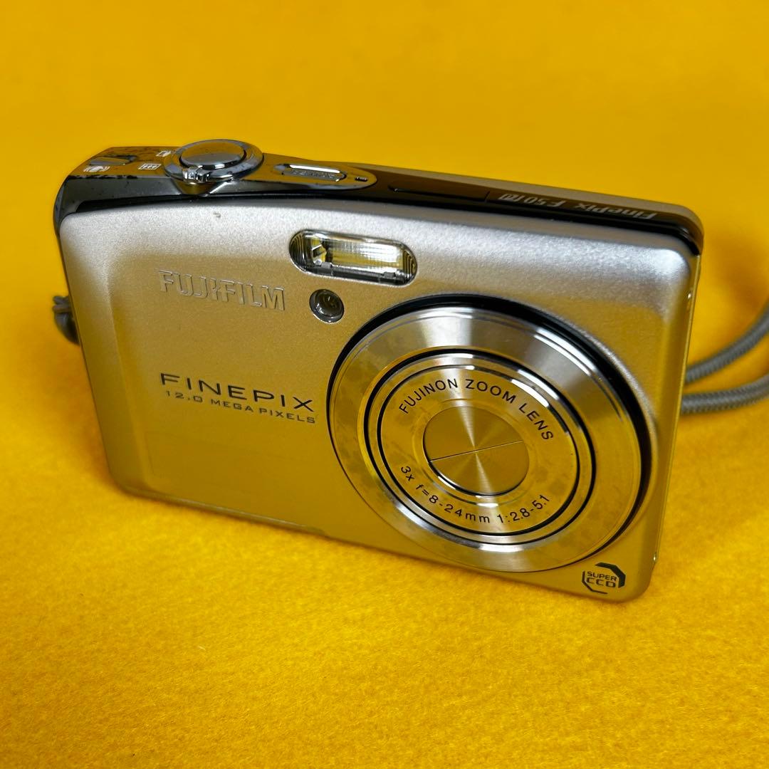 FUJIFILM FinePix F50fd シルバー 動作確認済み