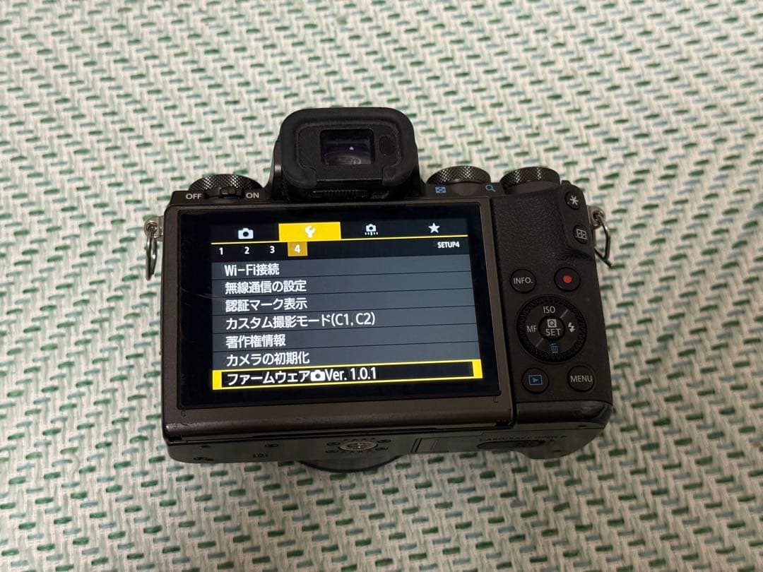 Canon EOS M5 ミラーレス一眼 カメラ　レンズ3個付き