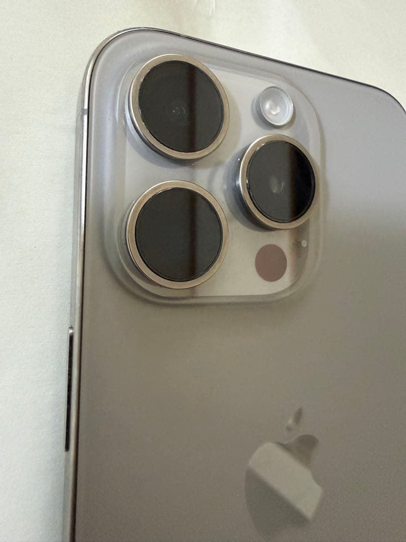 最終値下げ　iPhone15pro ナチュラルチタニウム