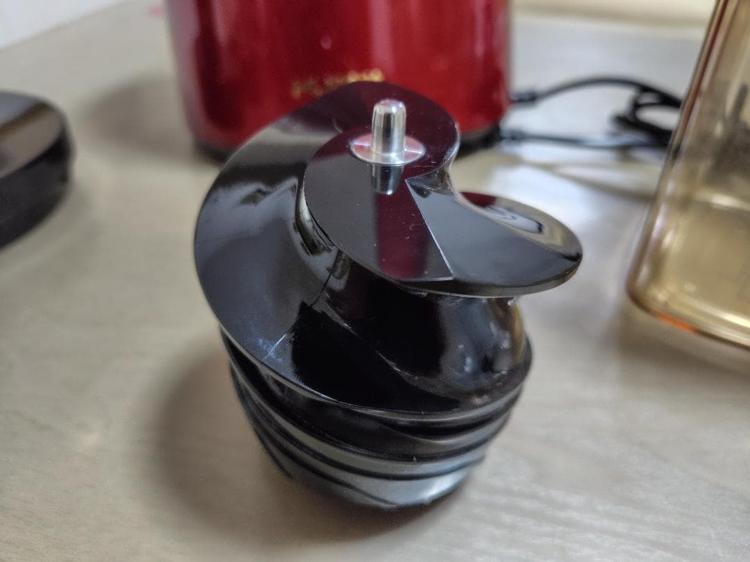 ヒューロムHurom スロー ジューサー H-AA-RBA17 フェラーリレッド