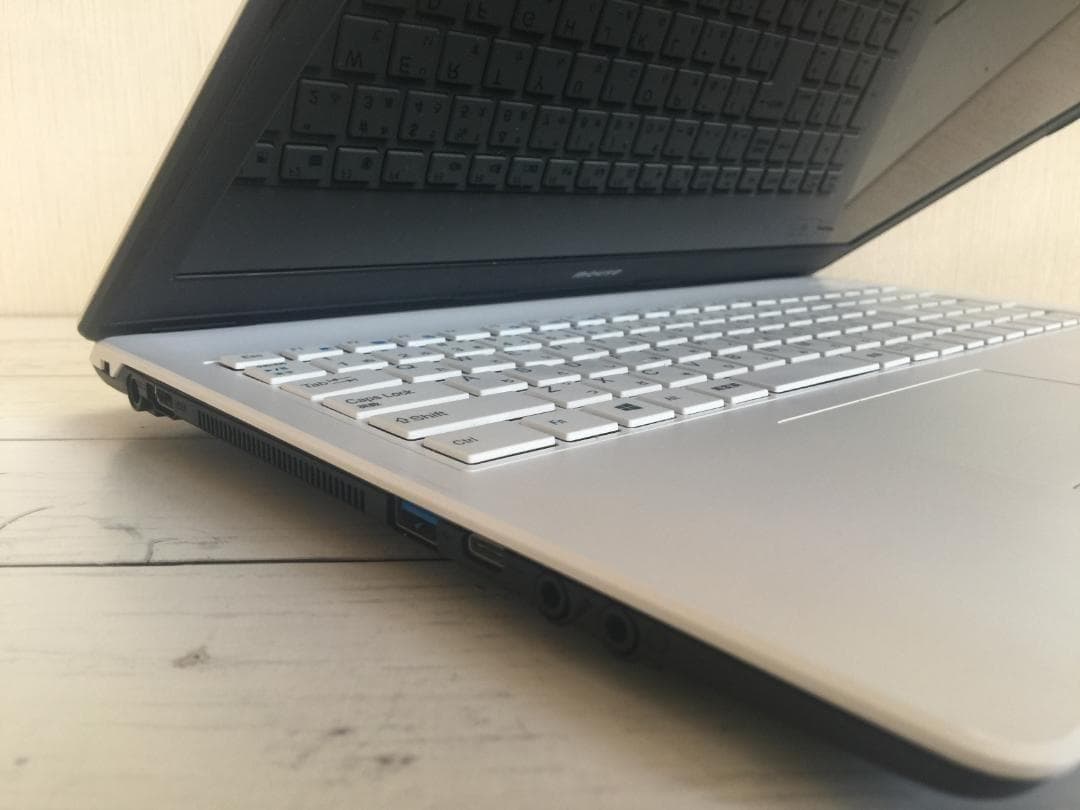 マウス MB-B504E 15.6型/8G//Office2024/Win11