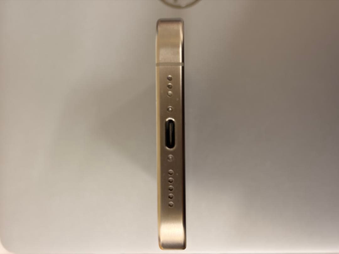 iPhone15 pro 256gb ナチュラルチタニウム