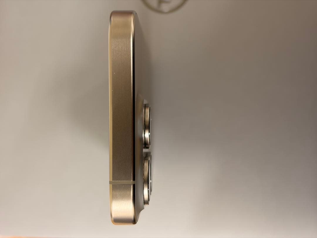 iPhone15 pro 256gb ナチュラルチタニウム