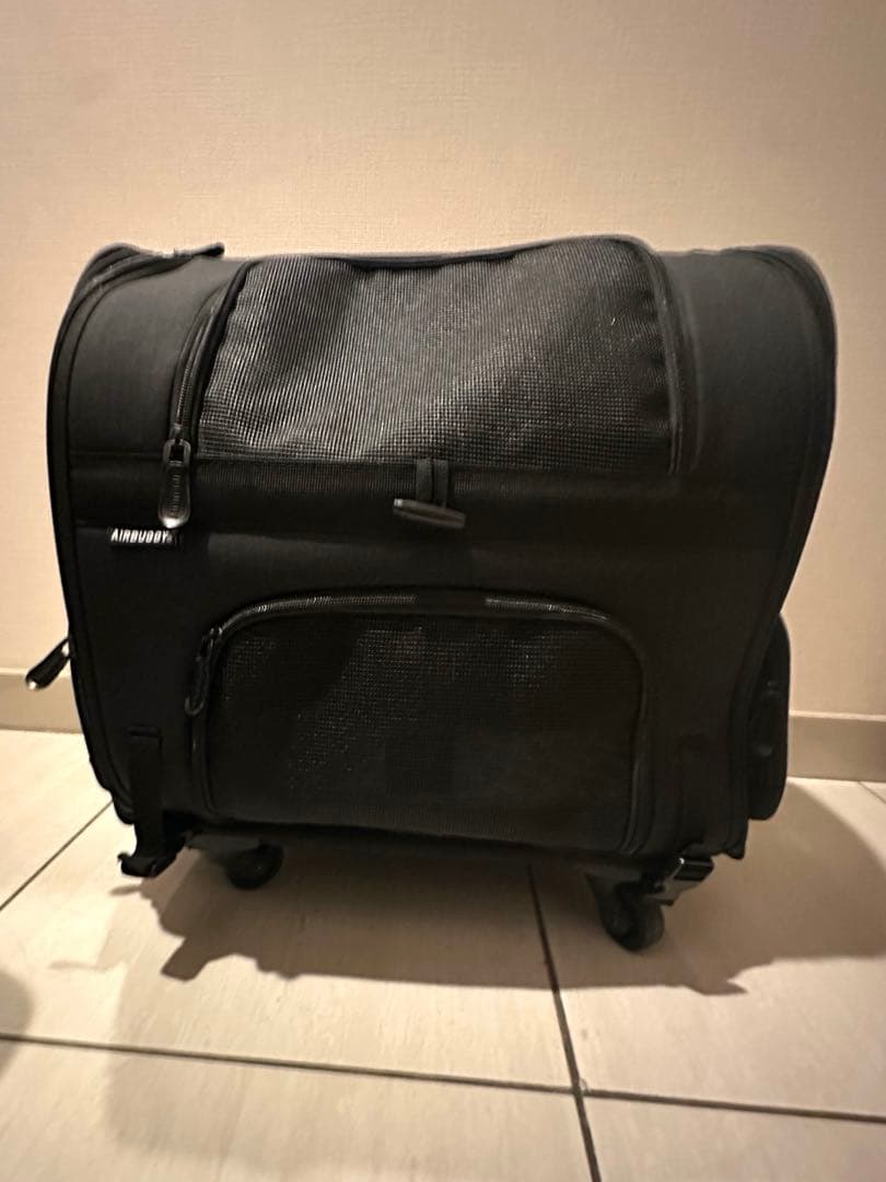 エアバギーフィット　犬　ペットキャリーバッグ　ブラック　黒　耐荷量10kg