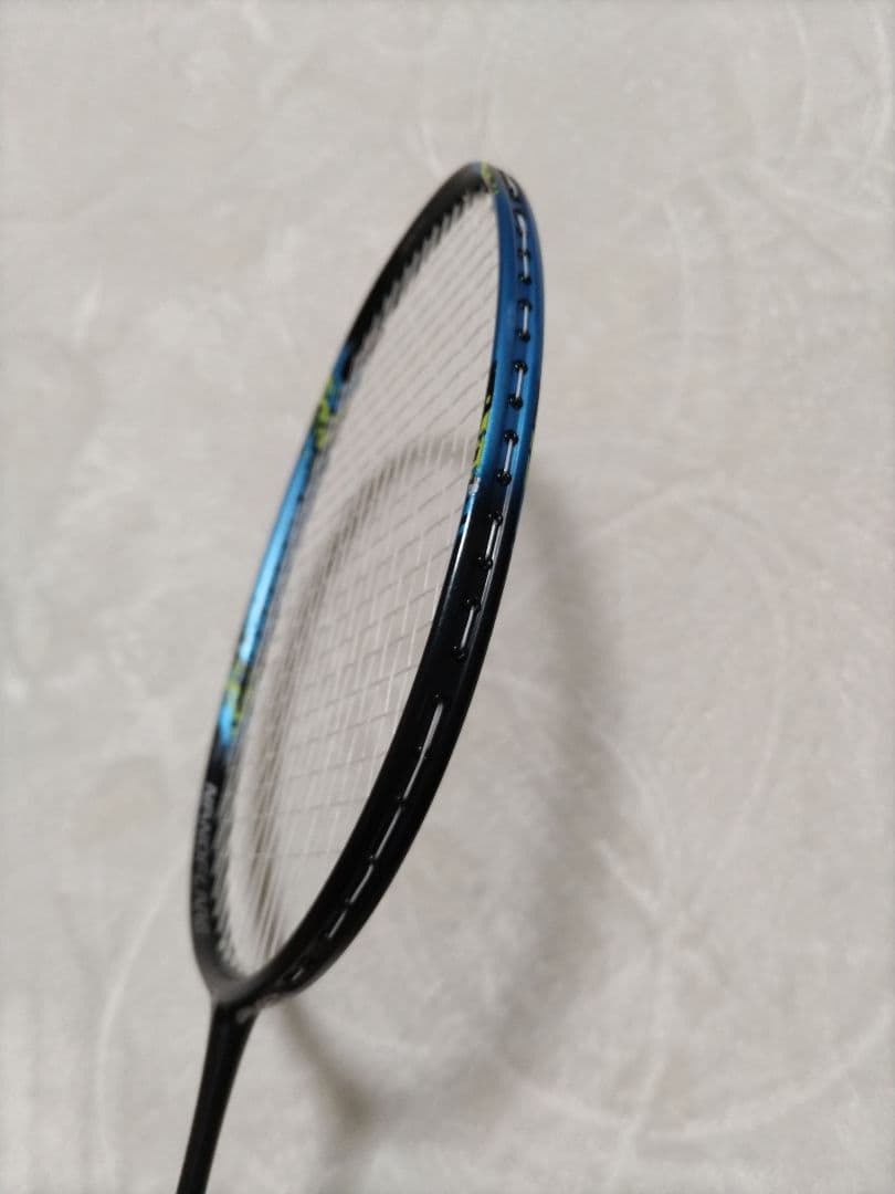 YONEX Nanoflare 700 バドミントンラケット