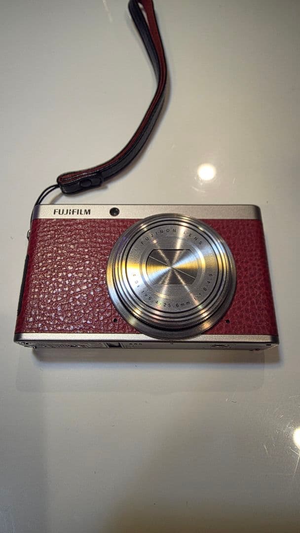 FUJIFILM X-F1 レッド 本体と付属品