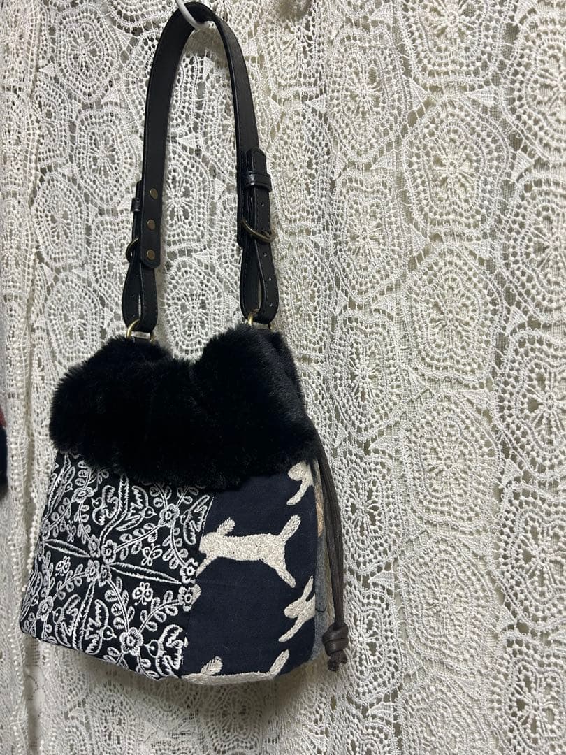 51124Aミナペルホネンハンドメイド ファーバッグ