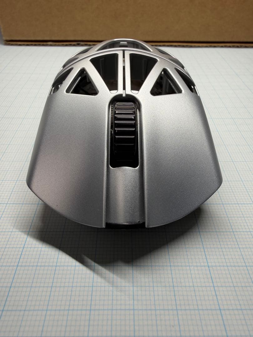 WLMouse BEAST X Mini (マグネシウム合金/超軽量34g)