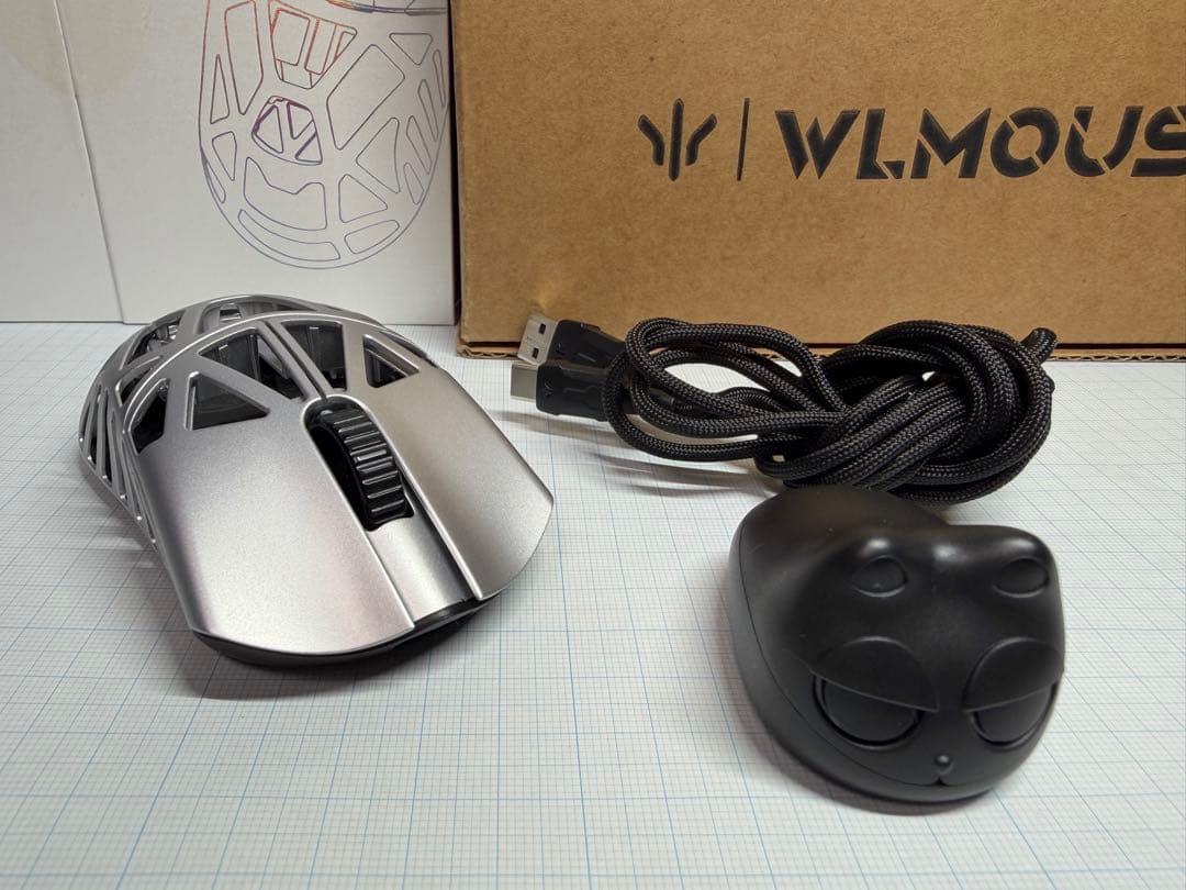 WLMouse BEAST X Mini (マグネシウム合金/超軽量34g)