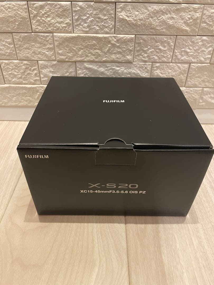 【新品】FUJIFILM X-S20 XC15-45mmレンズキット日英モデル