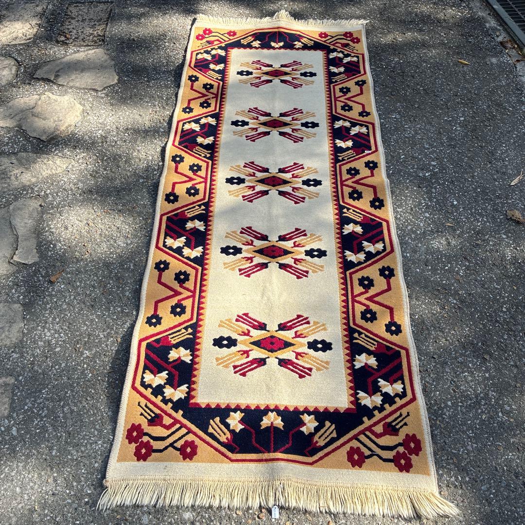 幾何学模様のウールラグ　トルコ製