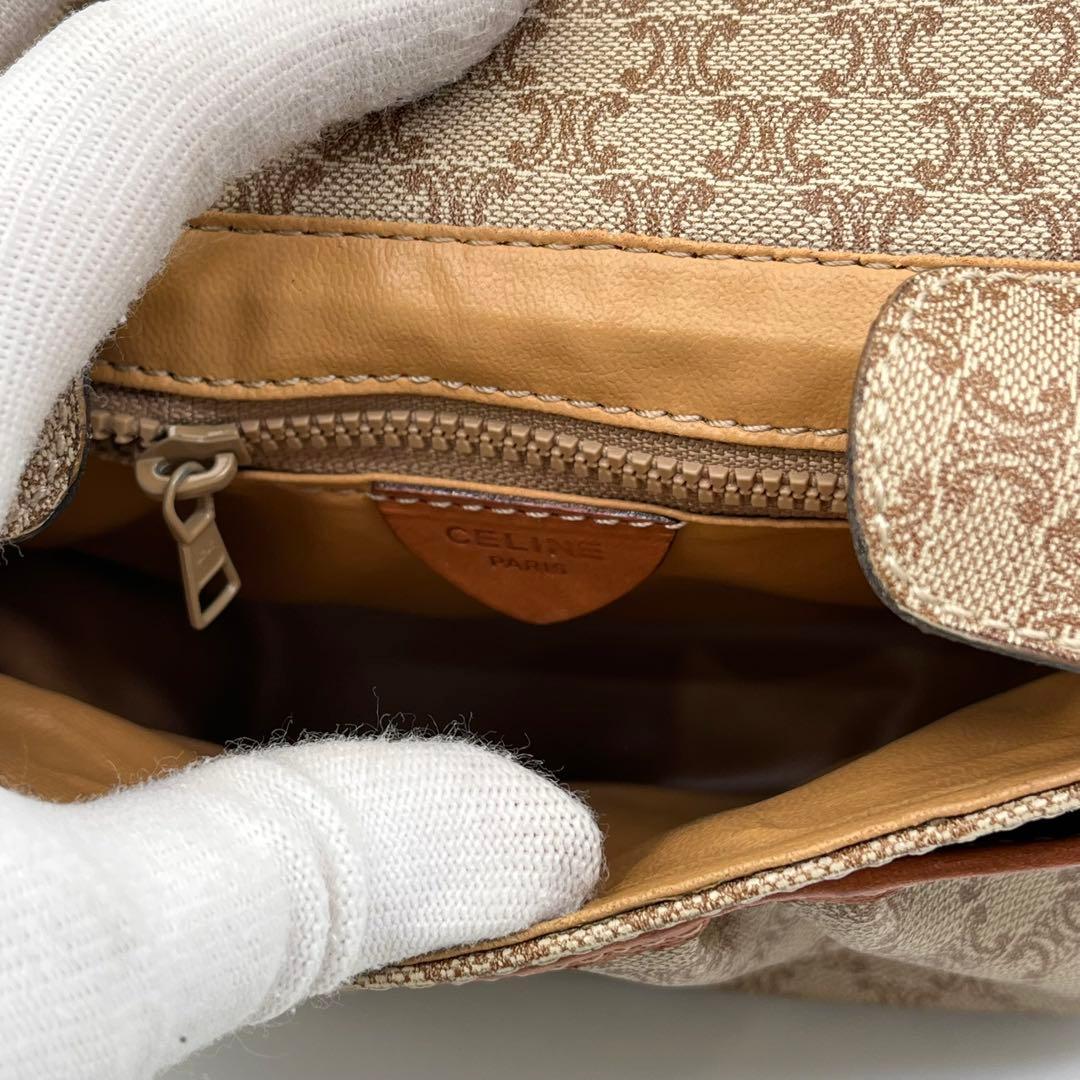 【美品】CELINE ショルダーバッグ 斜めがけ ホワイトマカダム柄 トリオンフ