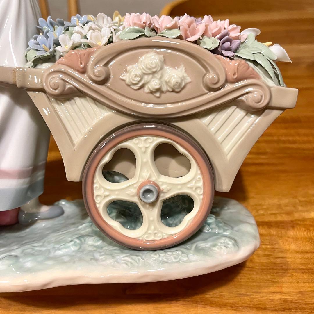 リヤドロ LLADRO 可愛いお花屋さん 女の子 フィギュリン 人形 インテリア