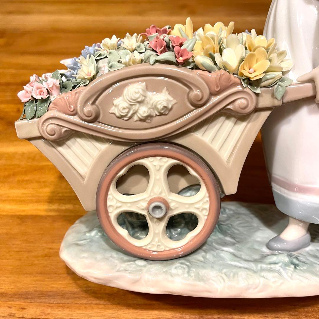 リヤドロ LLADRO 可愛いお花屋さん 女の子 フィギュリン 人形 インテリア