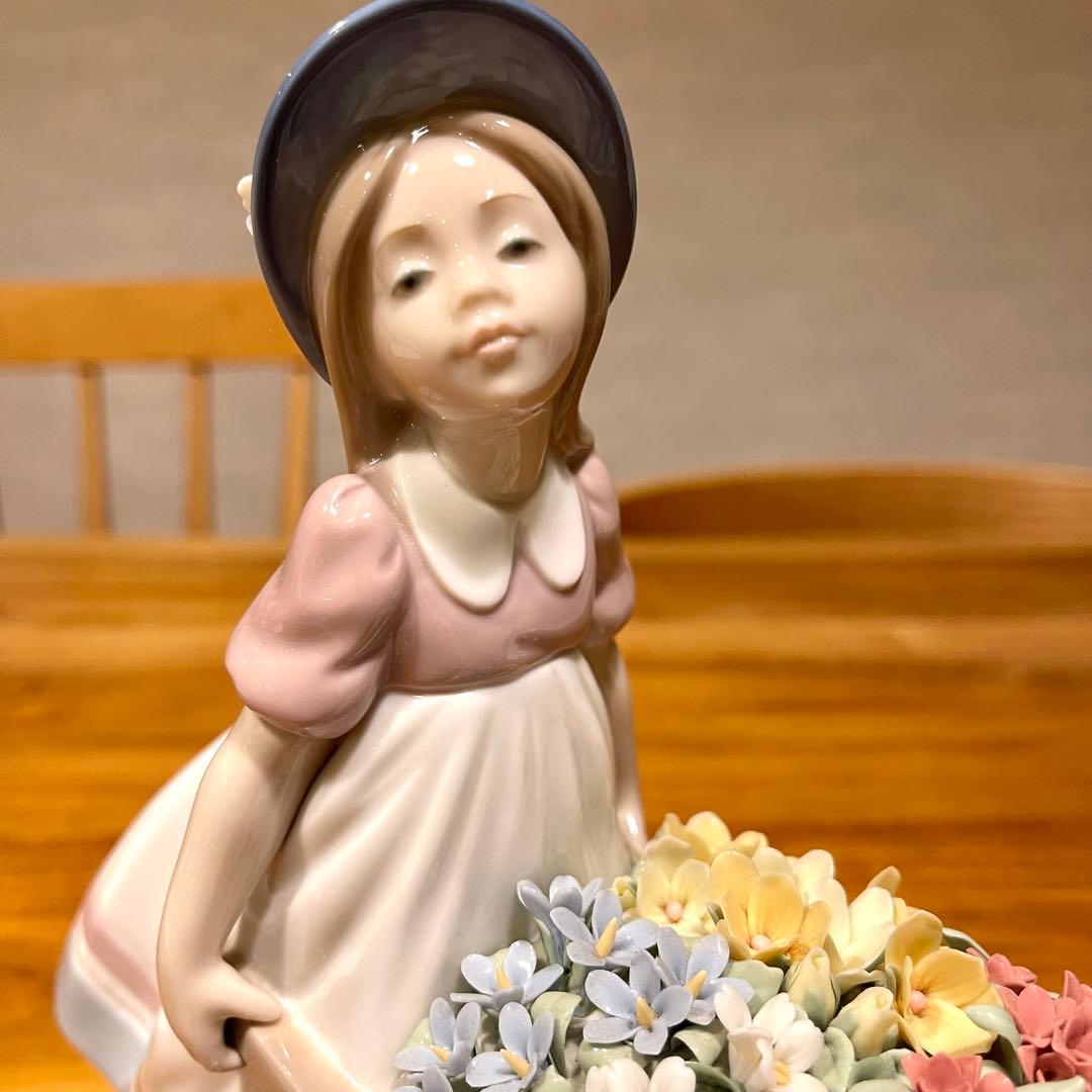 リヤドロ LLADRO 可愛いお花屋さん 女の子 フィギュリン 人形 インテリア
