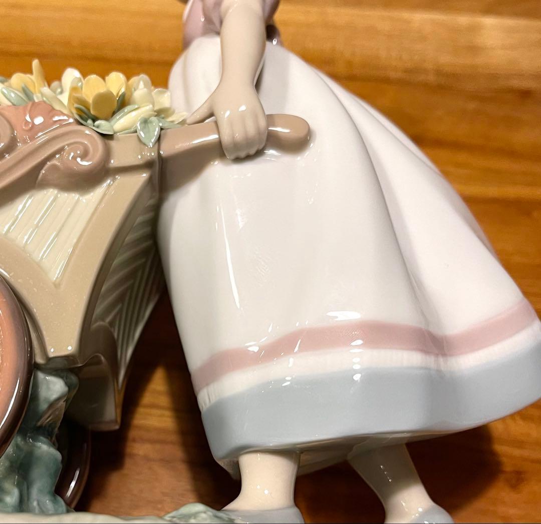 リヤドロ LLADRO 可愛いお花屋さん 女の子 フィギュリン 人形 インテリア