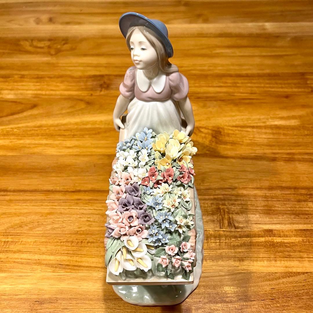 リヤドロ LLADRO 可愛いお花屋さん 女の子 フィギュリン 人形 インテリア