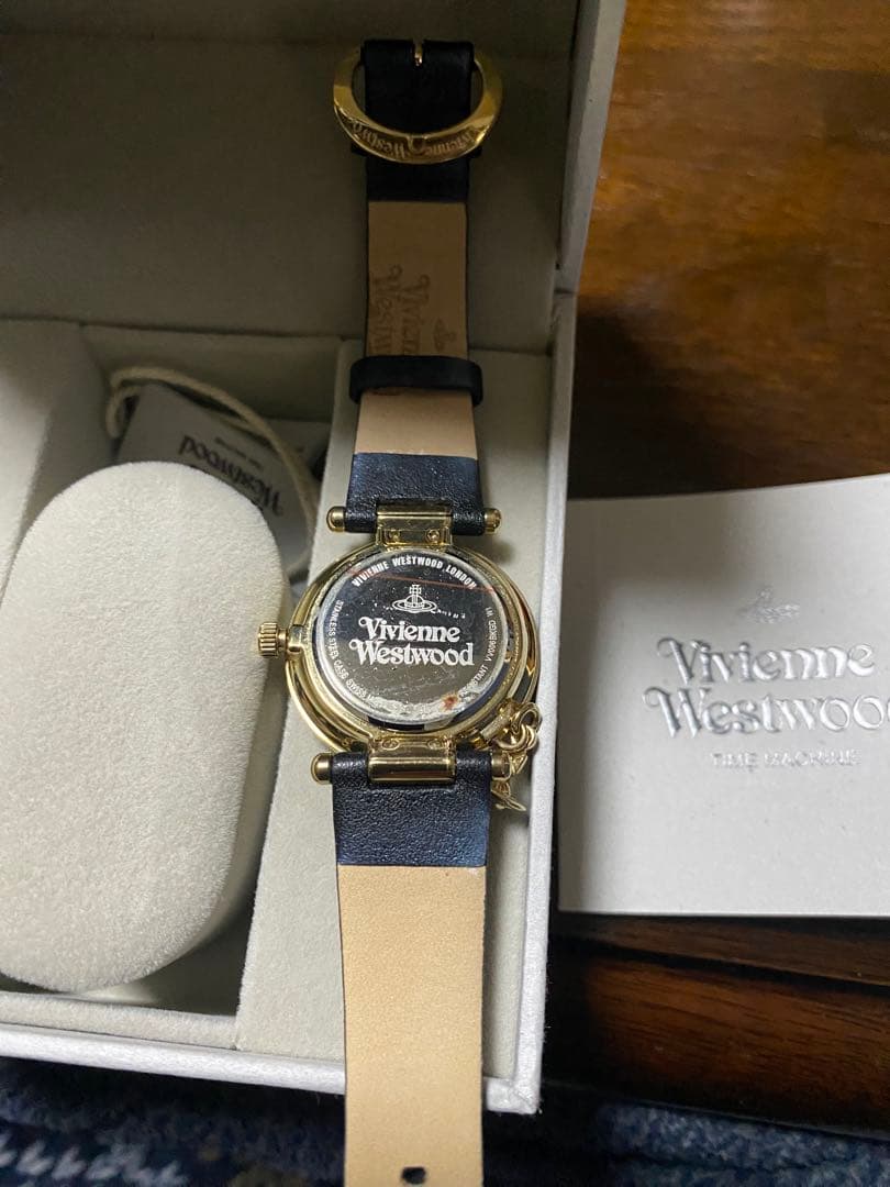 Vivienne Westwood アナログ時計 黒金