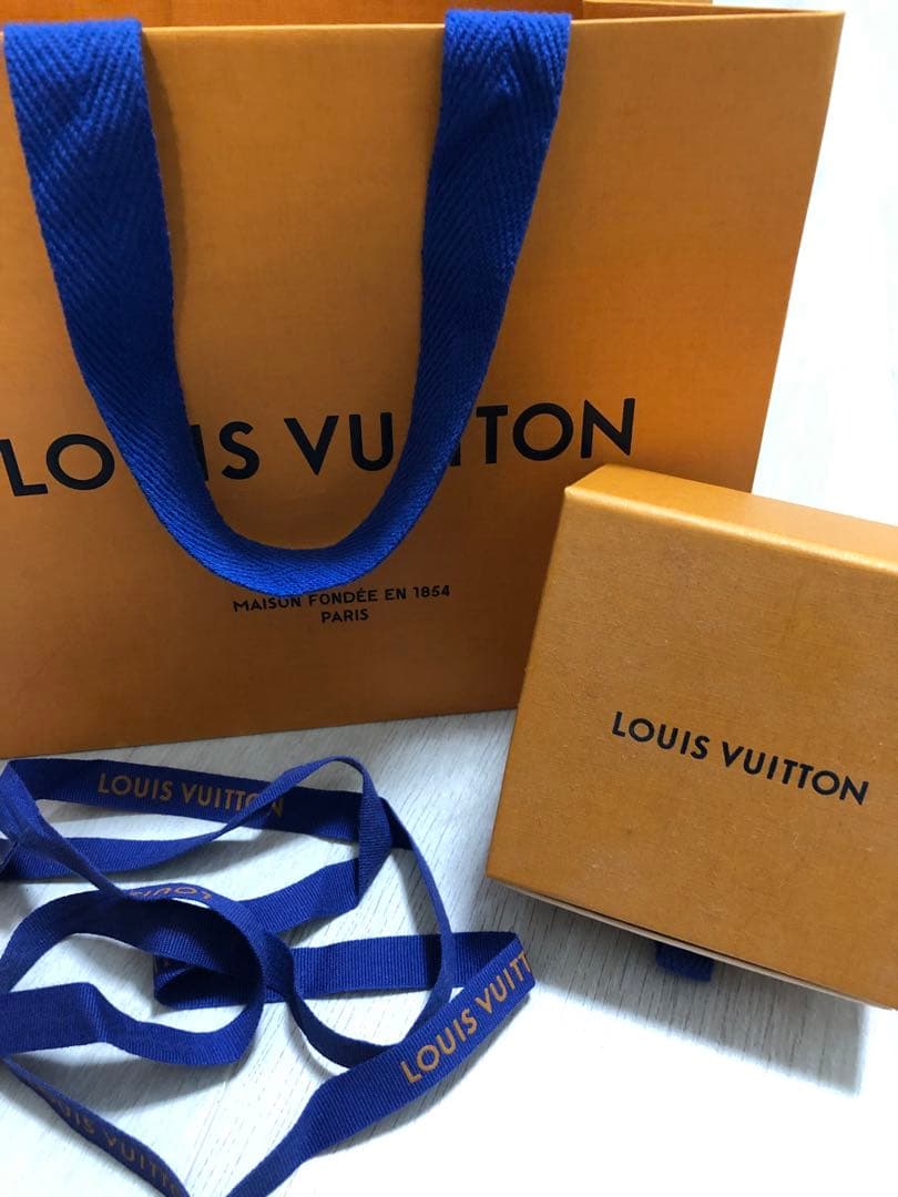 Louis Vuitton キーホルダー スタッズ付き 保存袋付き