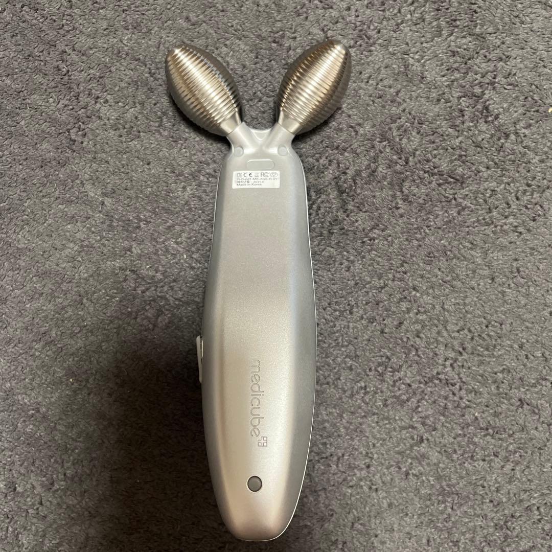 メディキューブ　medicube AGE-R ダーマショット　美顔器　EMS