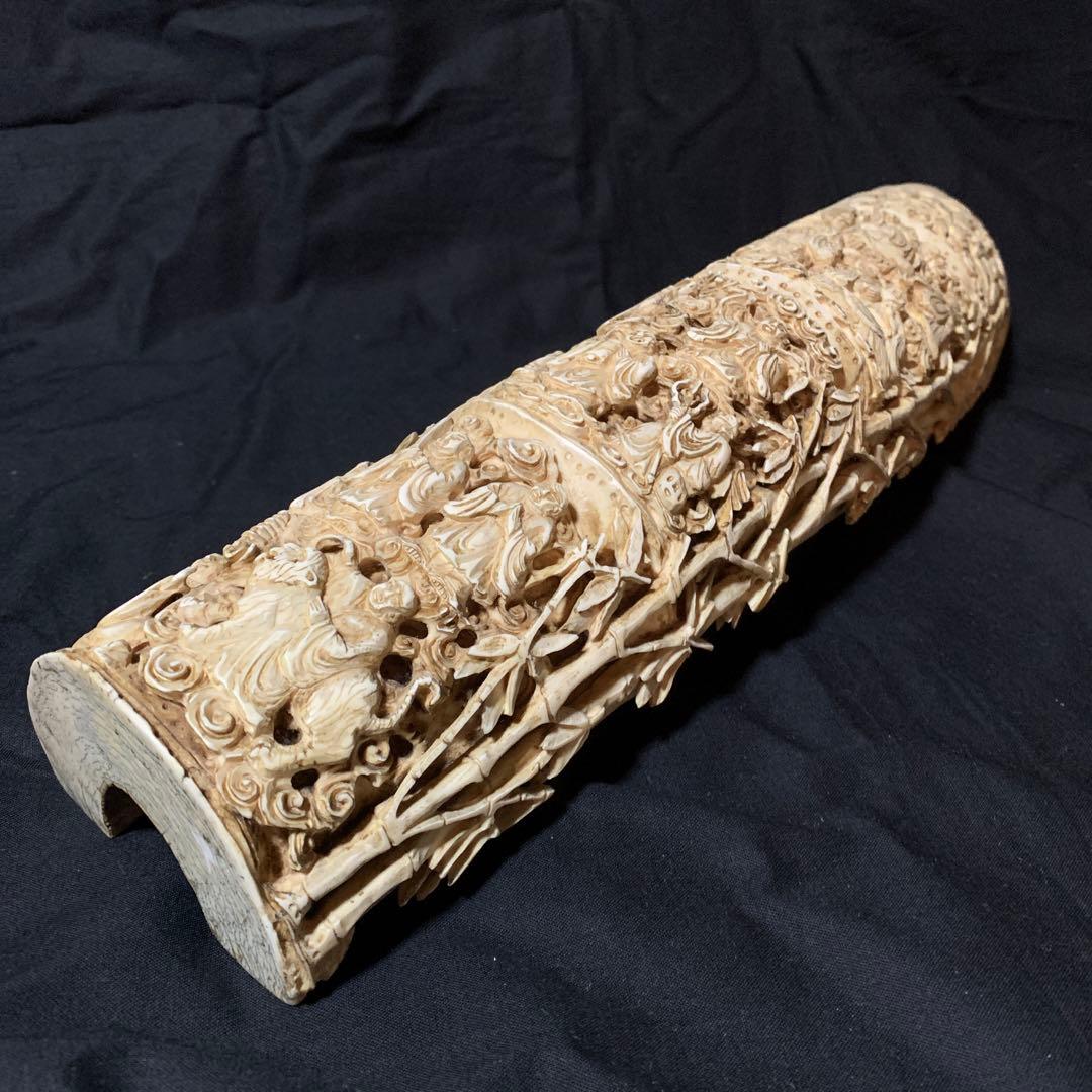 マンモスの牙の置物