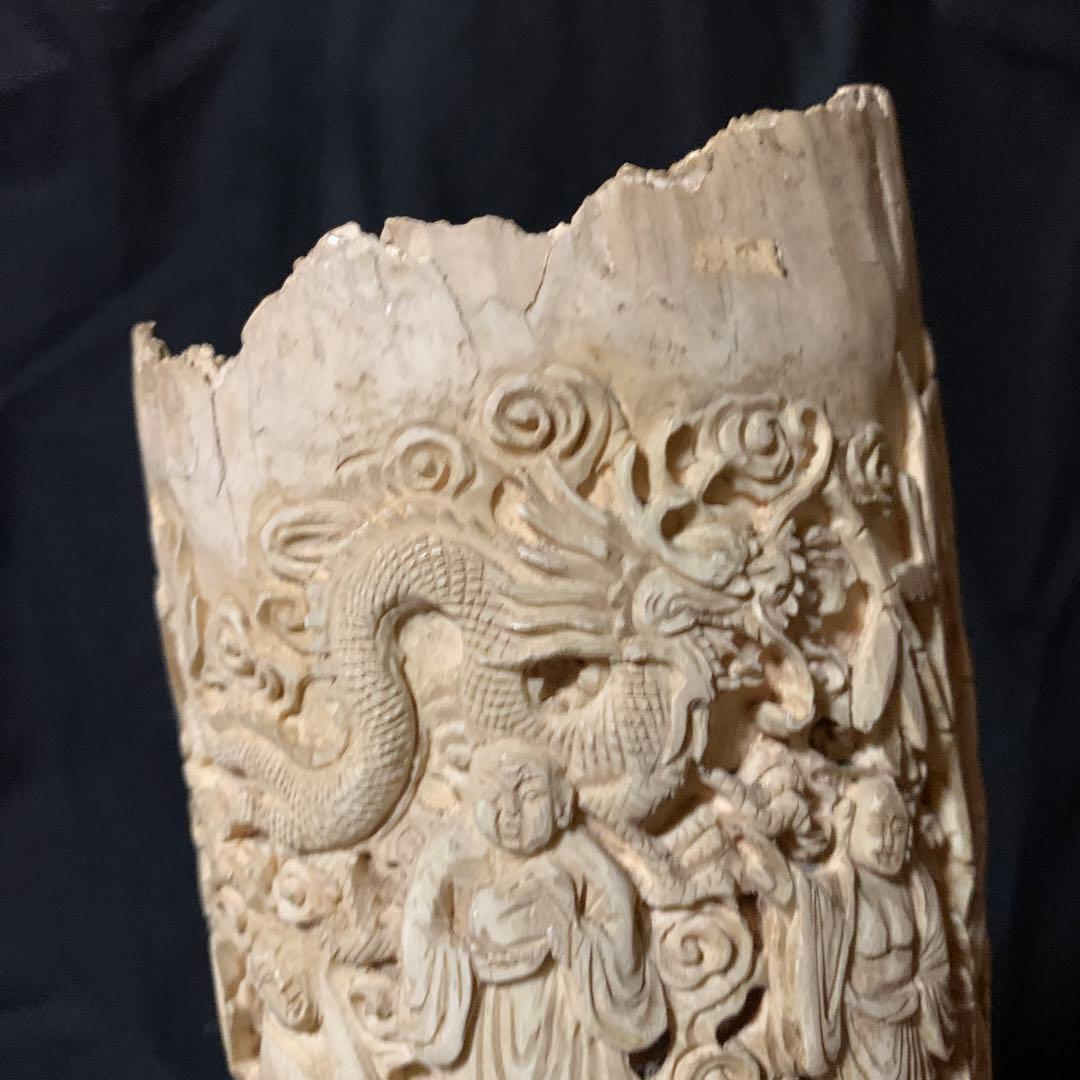 マンモスの牙の置物