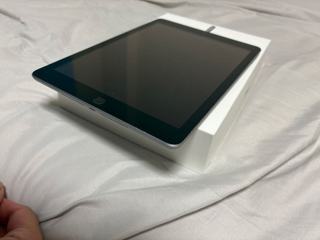 Apple ipad 第6世代 128GBバテッリ容量96%