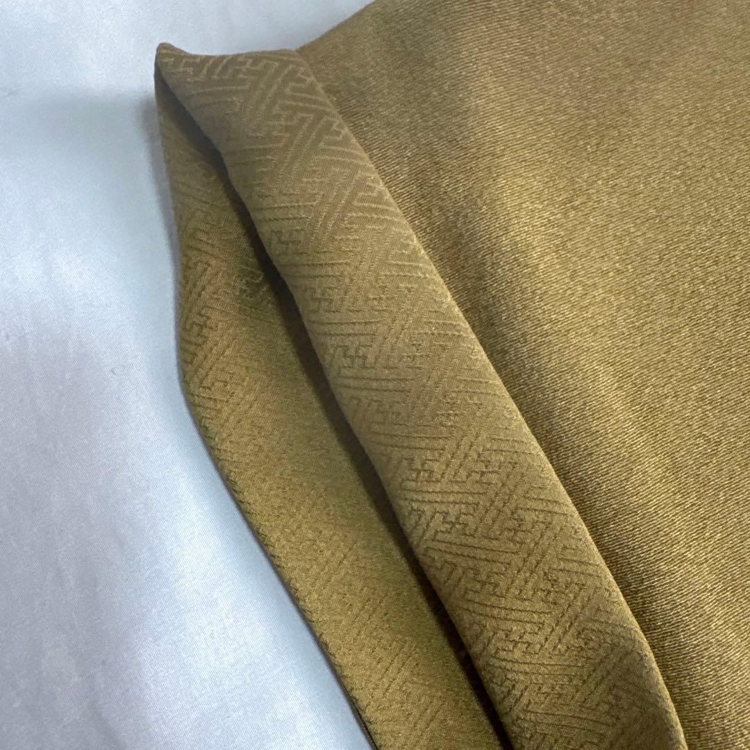 1968★角度で見える唐草地紋様★オリーブ色　静穏　雅楽人物柄★訪問着セット★