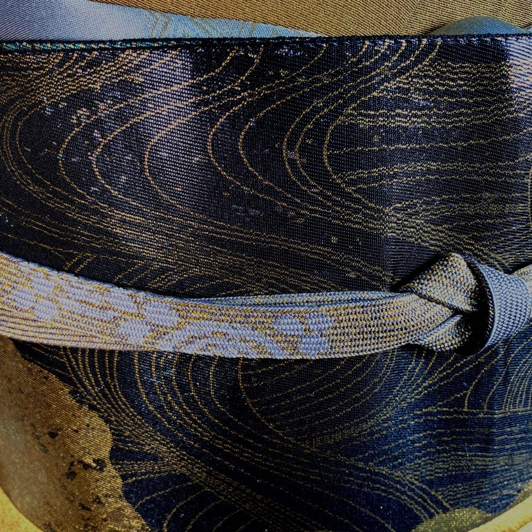 1968★角度で見える唐草地紋様★オリーブ色　静穏　雅楽人物柄★訪問着セット★