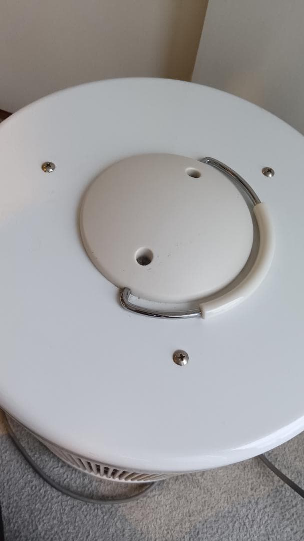 談話室　遠赤外線パネルヒーター