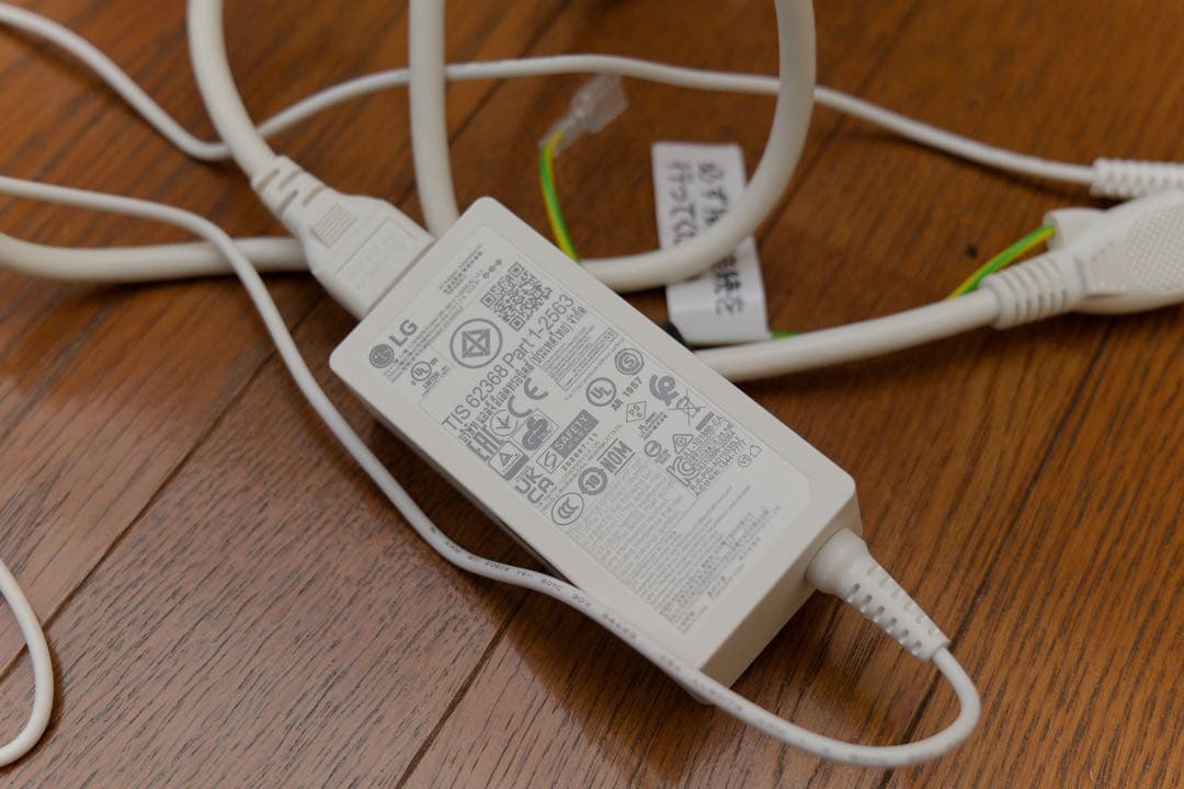 LG 27インチ 4K 27US550-W