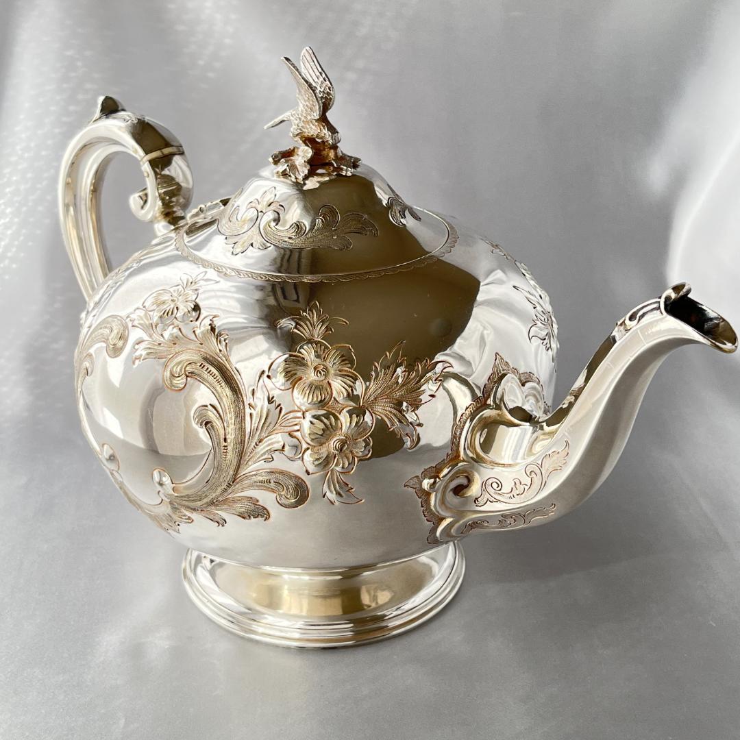 【Martin, Hall 】 イーグルのティーポット【シルバープレート】華麗！