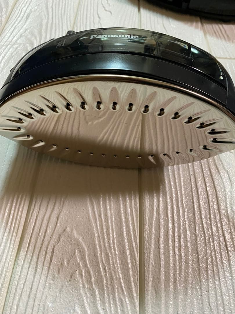 【新品★未使用】Panasonic コードレスアイロン NI-WL709-K