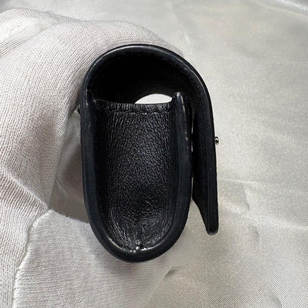 現行【PRADA】AirPods proケース サフィアーノレザー 3角ロゴ 黒