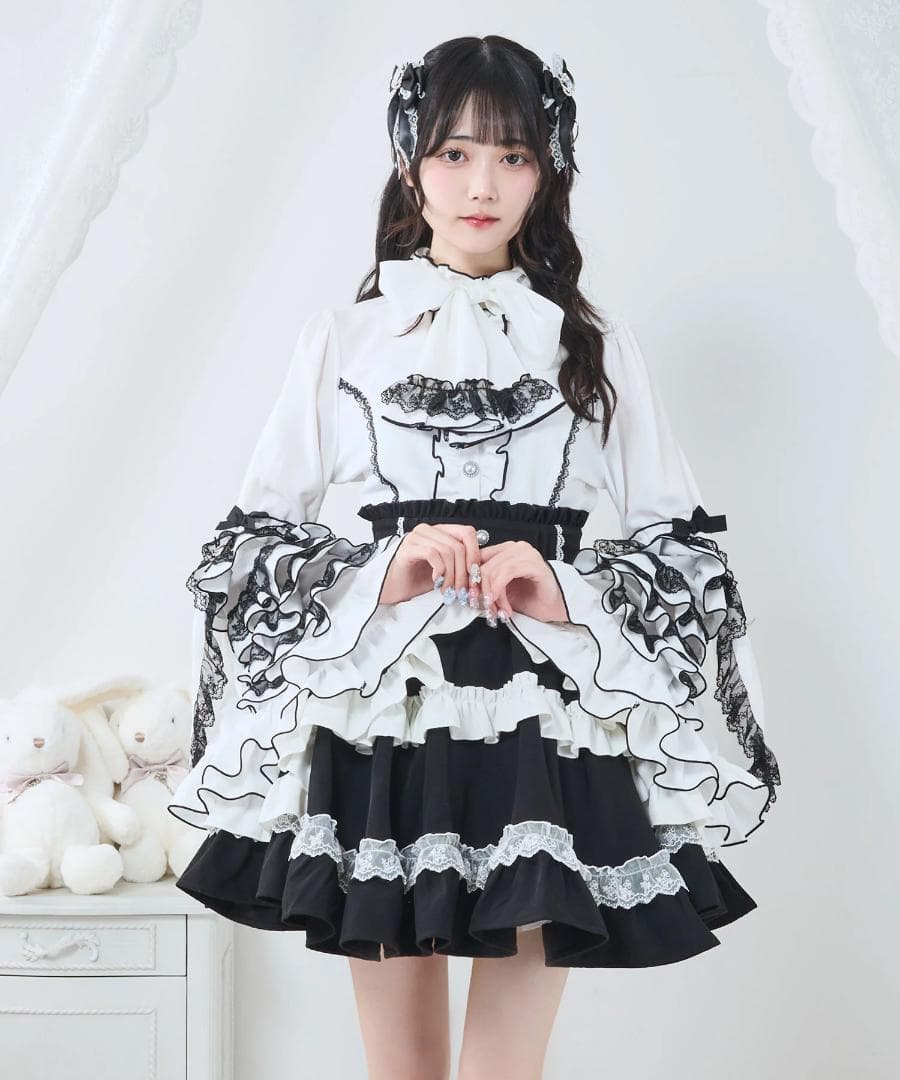 フリルハイネックレースリボンプリンセスブラウス(ホワイト×ブラック４Lサイズ)