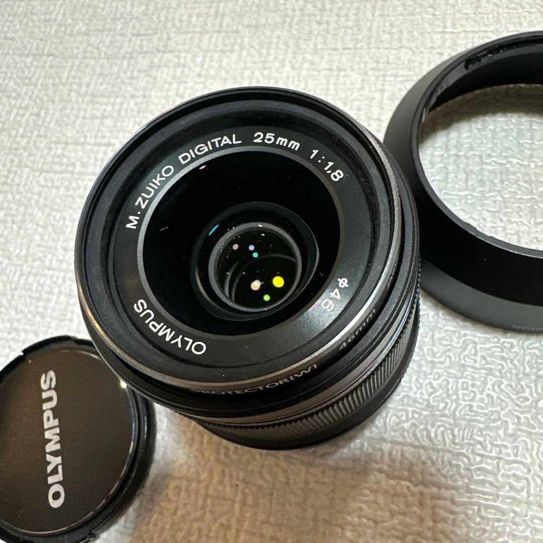 レンズフード付き　OLYMPUS 25mm f1.8 レンズ