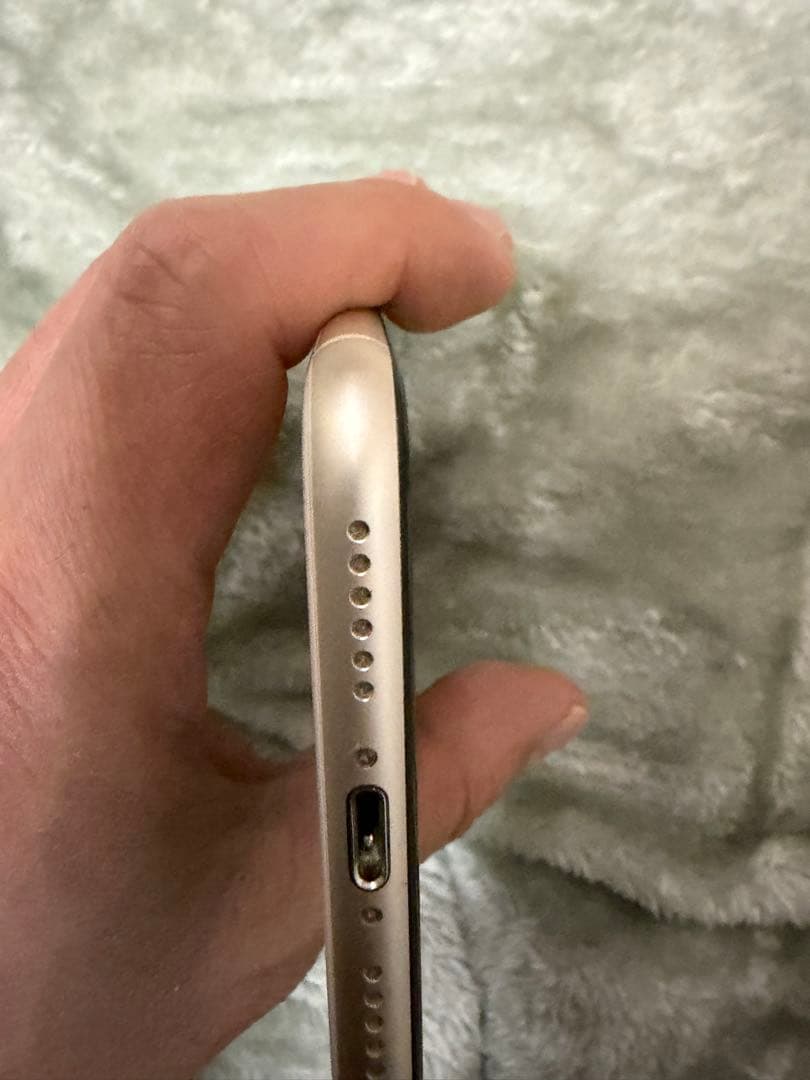 iPhone SE3 64GB スタートライト（整備済み品）SIMフリー