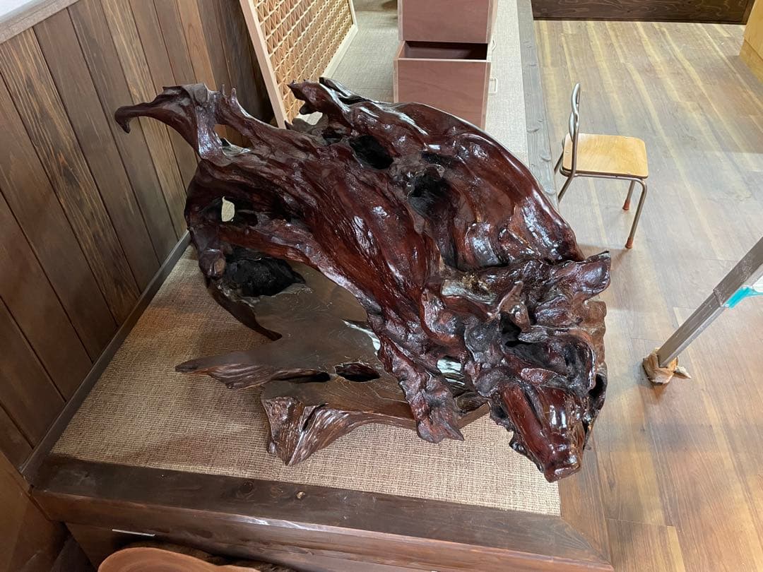 流木のイノシシ