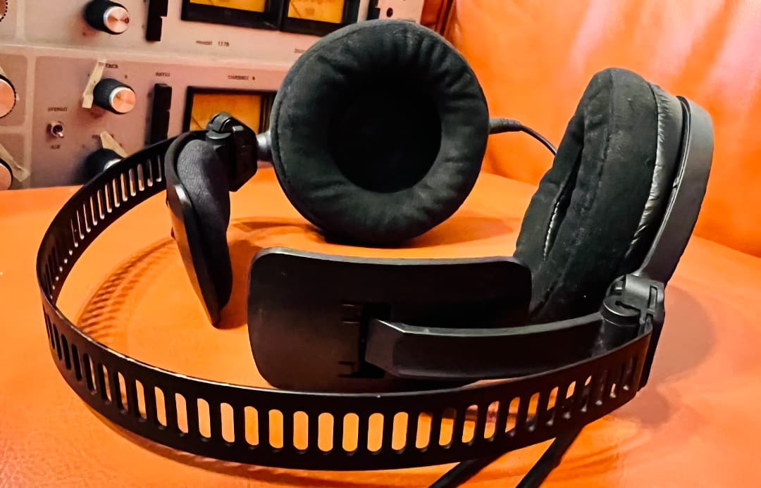 オーディオテクニカ　ATH-R70x 開放型モニターヘッドホン良品！