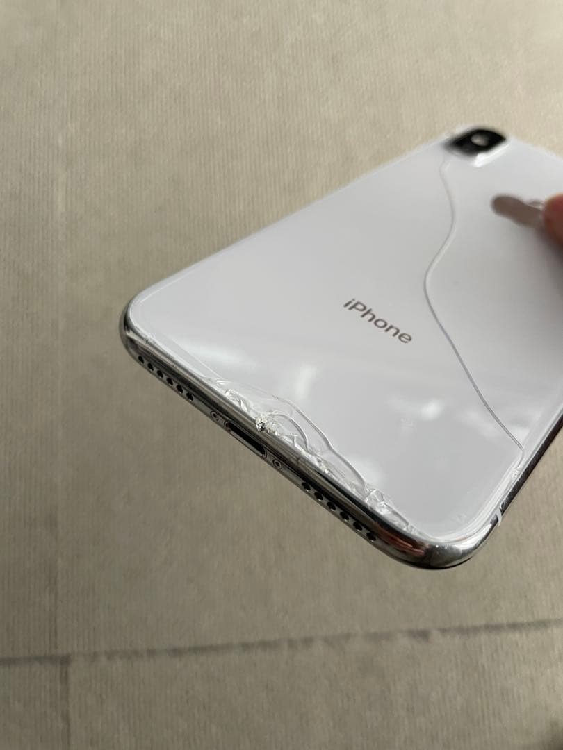 Apple iPhone X 本体　シルバー　64GB SIMロック解除済