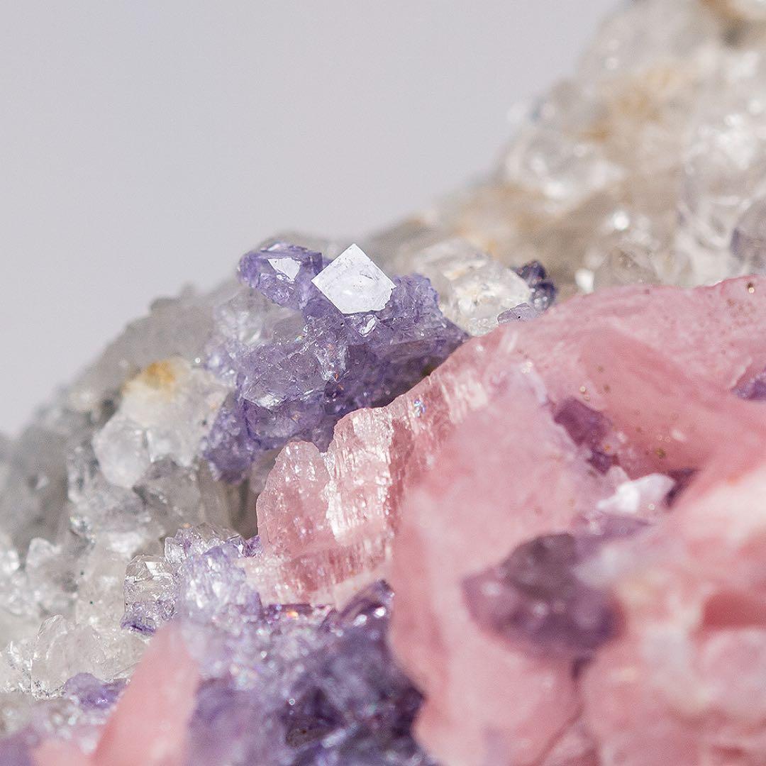 中国 ロードクロサイト フローライト 天然石 原石 鉱物標本 鉱石 蛍石 739