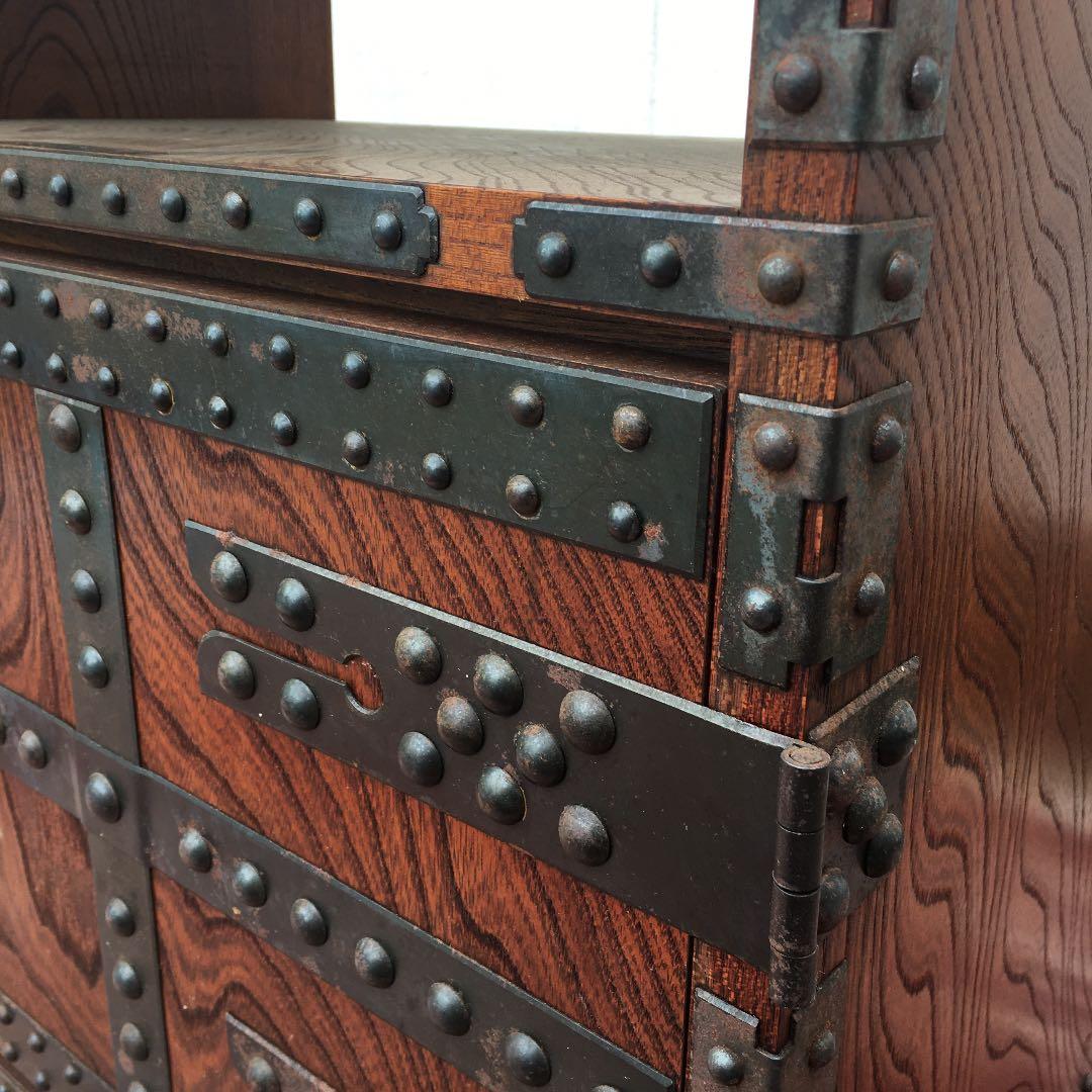 逸品 欅材 ■ 重厚な鉄金具 飾り台