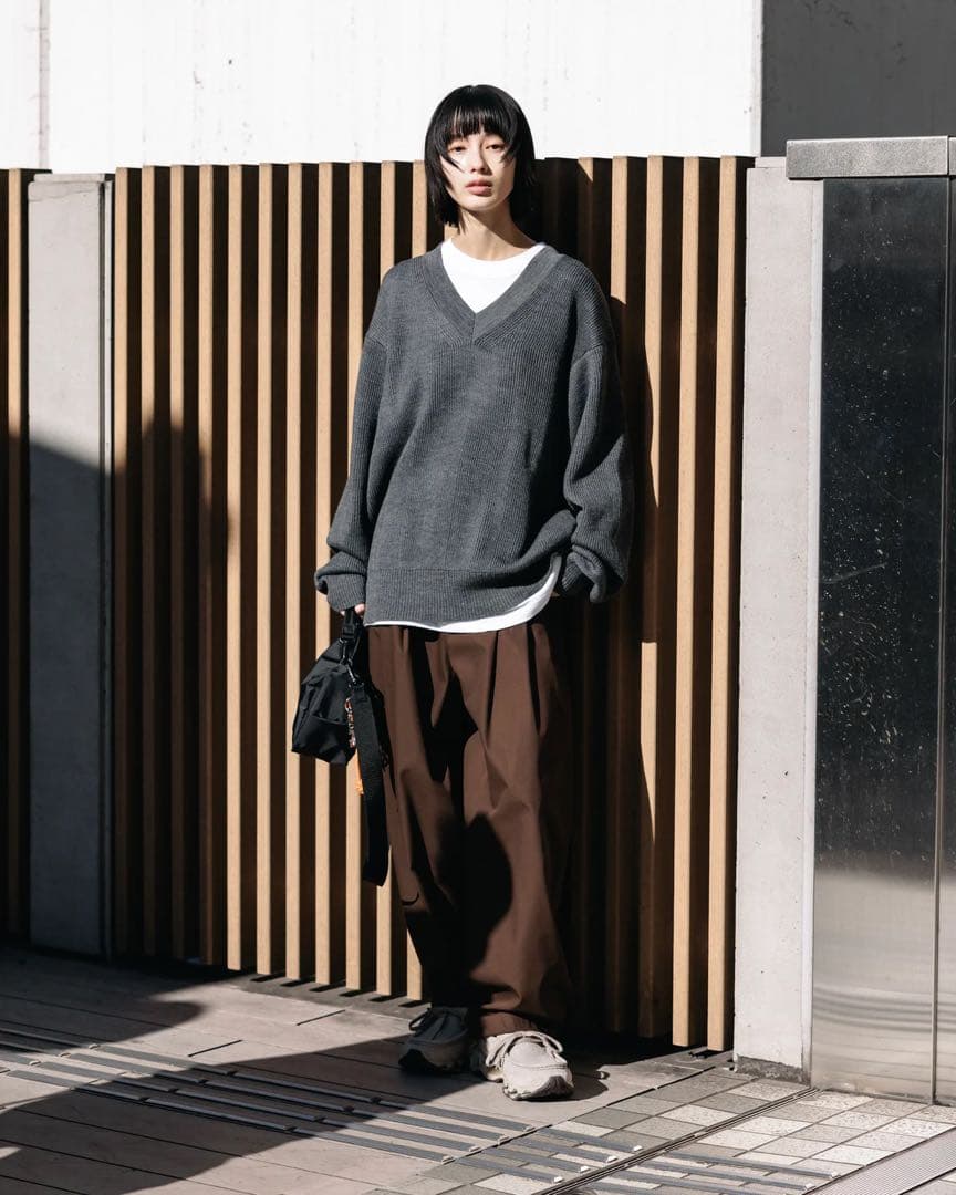 【即完】FINE WOOL V-NECK KNIT PULLOVER