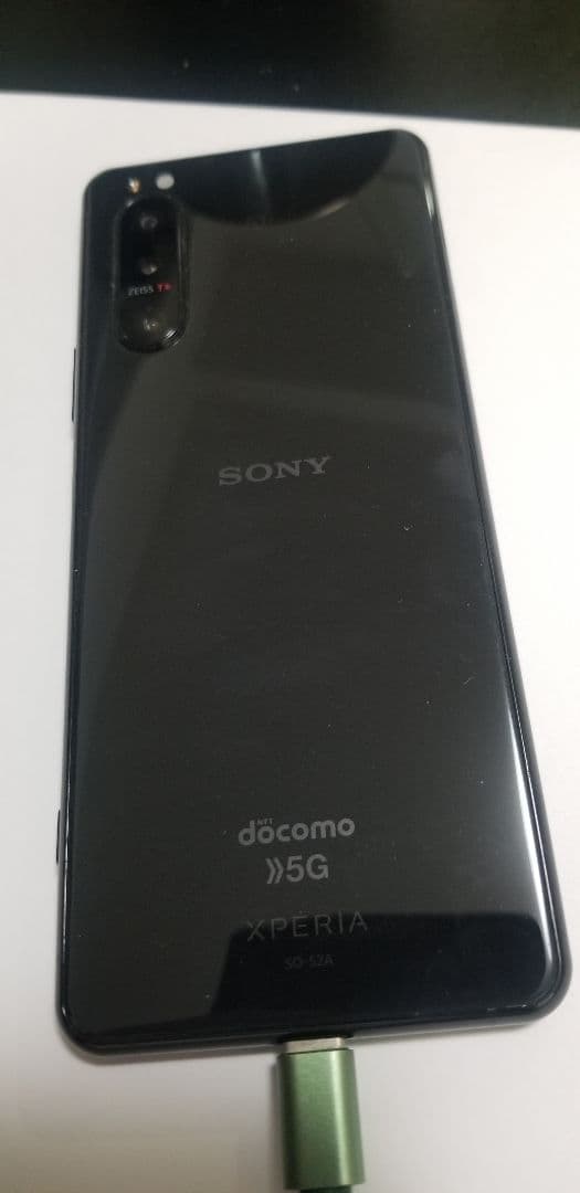 ブラックスマートフォン USB-C接続