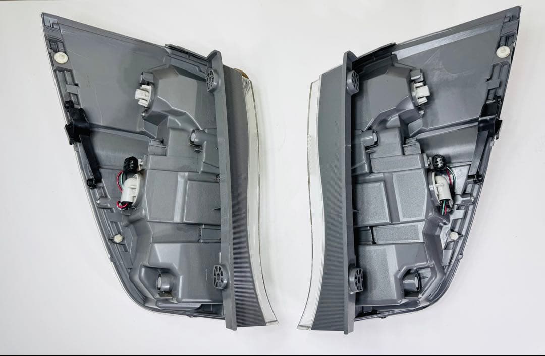 RK5/RK6 ホンダ ステップワゴン スパーダ Ｚ後期 LED左右テールランプ