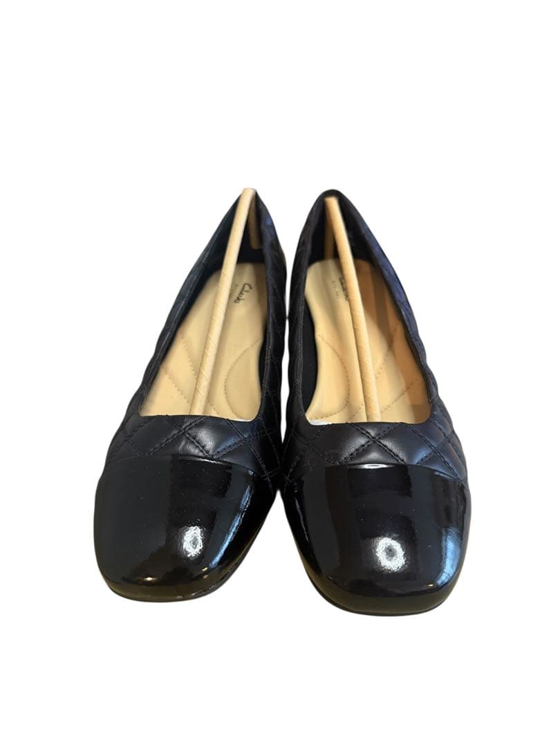 【新品】箱付 Clarks本革 コンビレザー エナメルパンプス 24cm